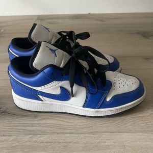Nike Jordan’s size 5 Youth